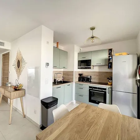 Apartament Dans Avec Piscine *